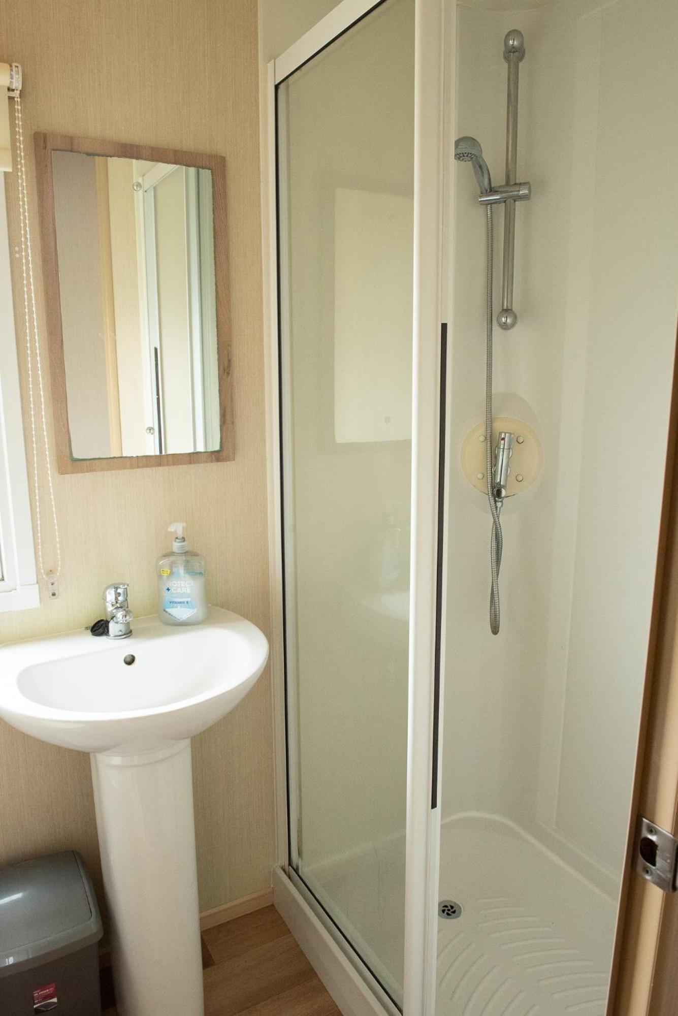 2 Bed Caravan For Hire At Golden Sands In Rhyl Exteriör bild
