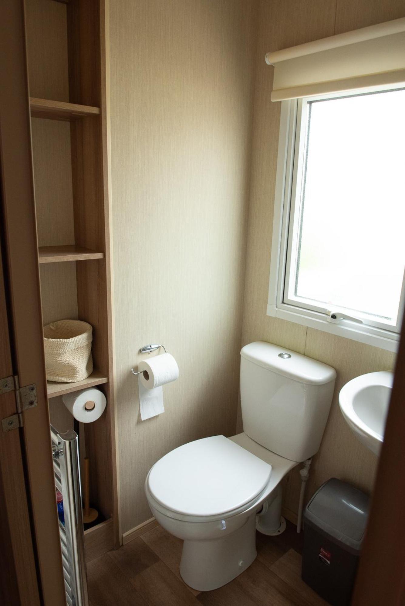 2 Bed Caravan For Hire At Golden Sands In Rhyl Exteriör bild
