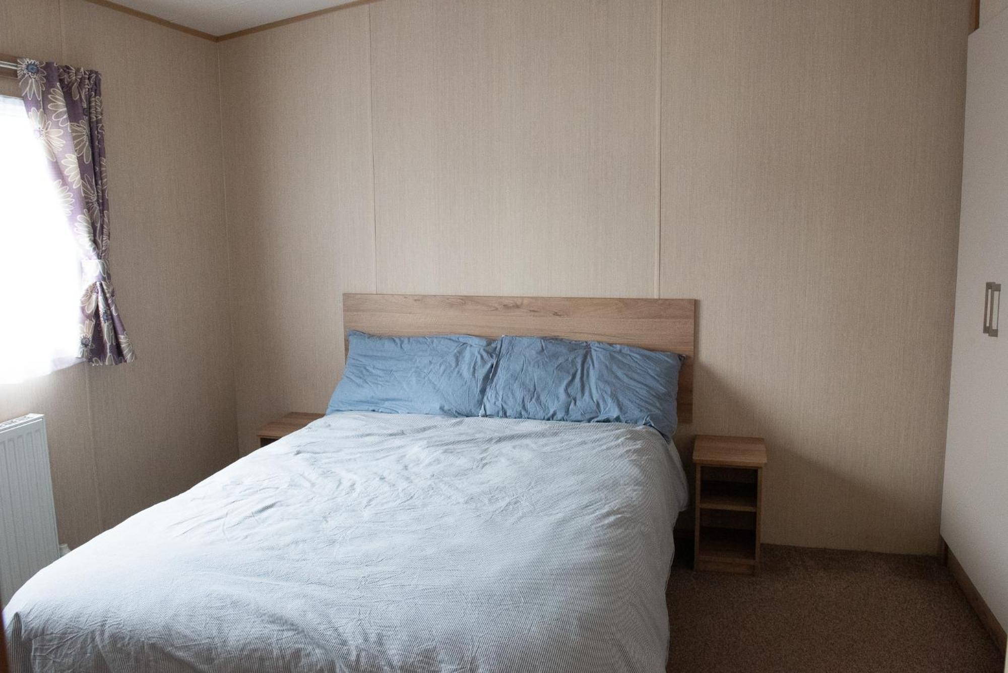 2 Bed Caravan For Hire At Golden Sands In Rhyl Exteriör bild