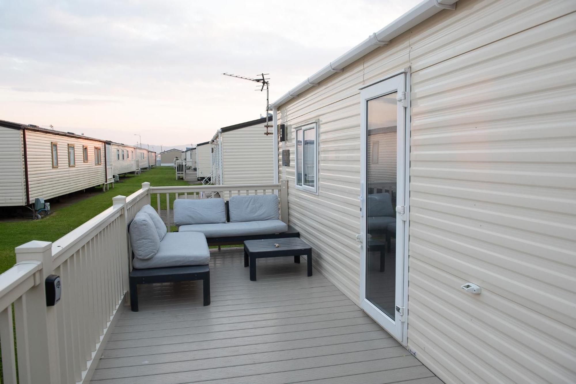2 Bed Caravan For Hire At Golden Sands In Rhyl Exteriör bild